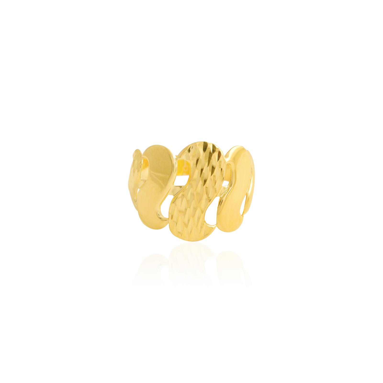 A Lasting Symbol of Love and Commitment 18K Gold Ring