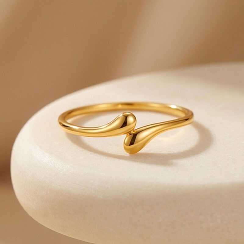 Artistic 22K Gold Rings for Modern Elegance