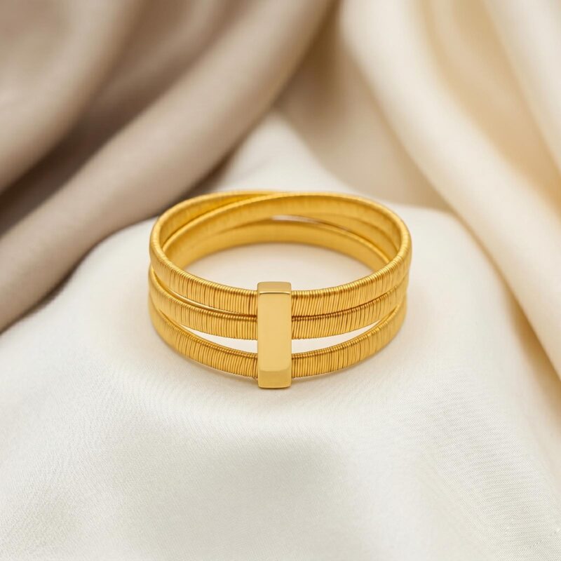 Alternative view of Where Spring Elegance Meets 18K Gold Ring Craftsmanship