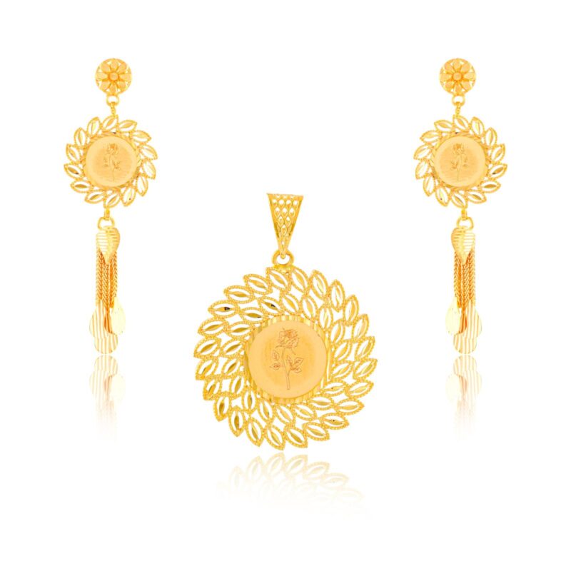 Discover the Magic of 22kt Gold Pendant Sets