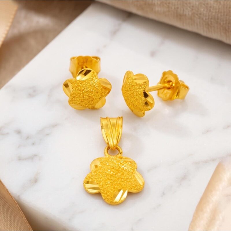 Bafleh Jewellery 21K Gold Frosted Flower Pendant and Earring Light Weight Set