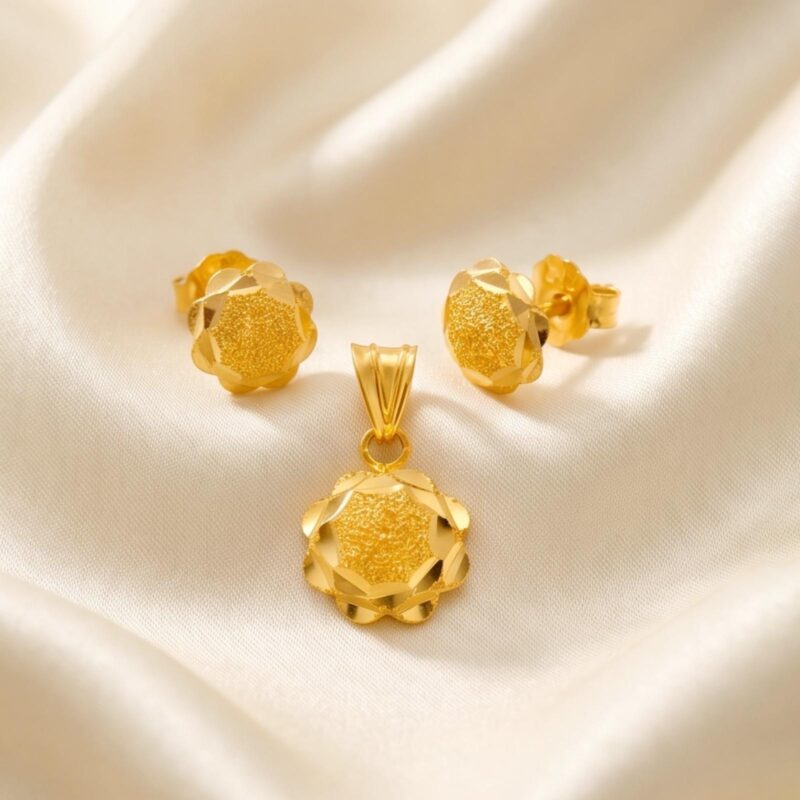 Bafleh Jewellery 21K Gold Frosted Dome Flower Pendant and Earring Set