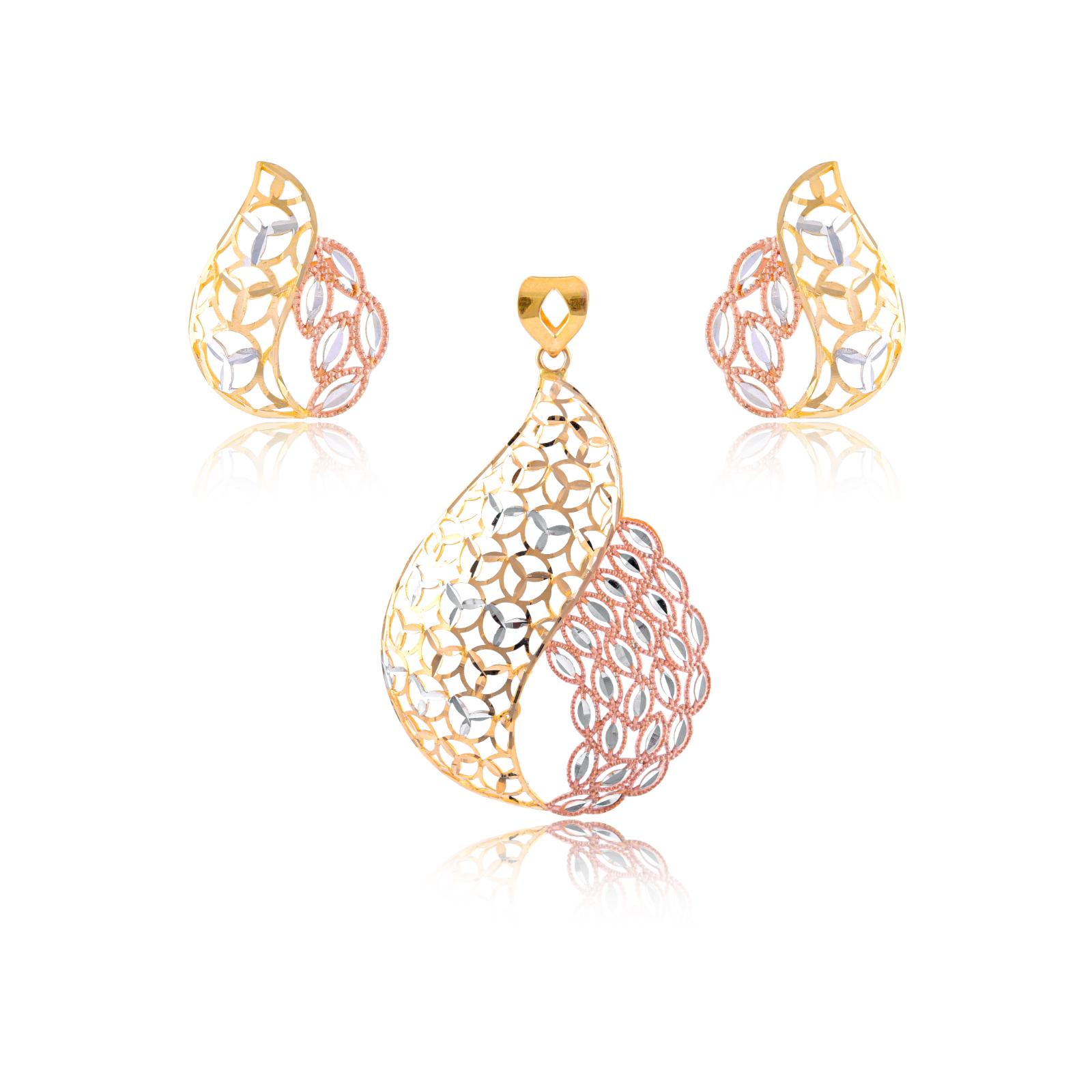 Explore the Allure of 22kt Gold Pendant Sets