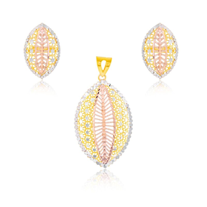 Define Your Look with 22kt Gold Pendant Sets