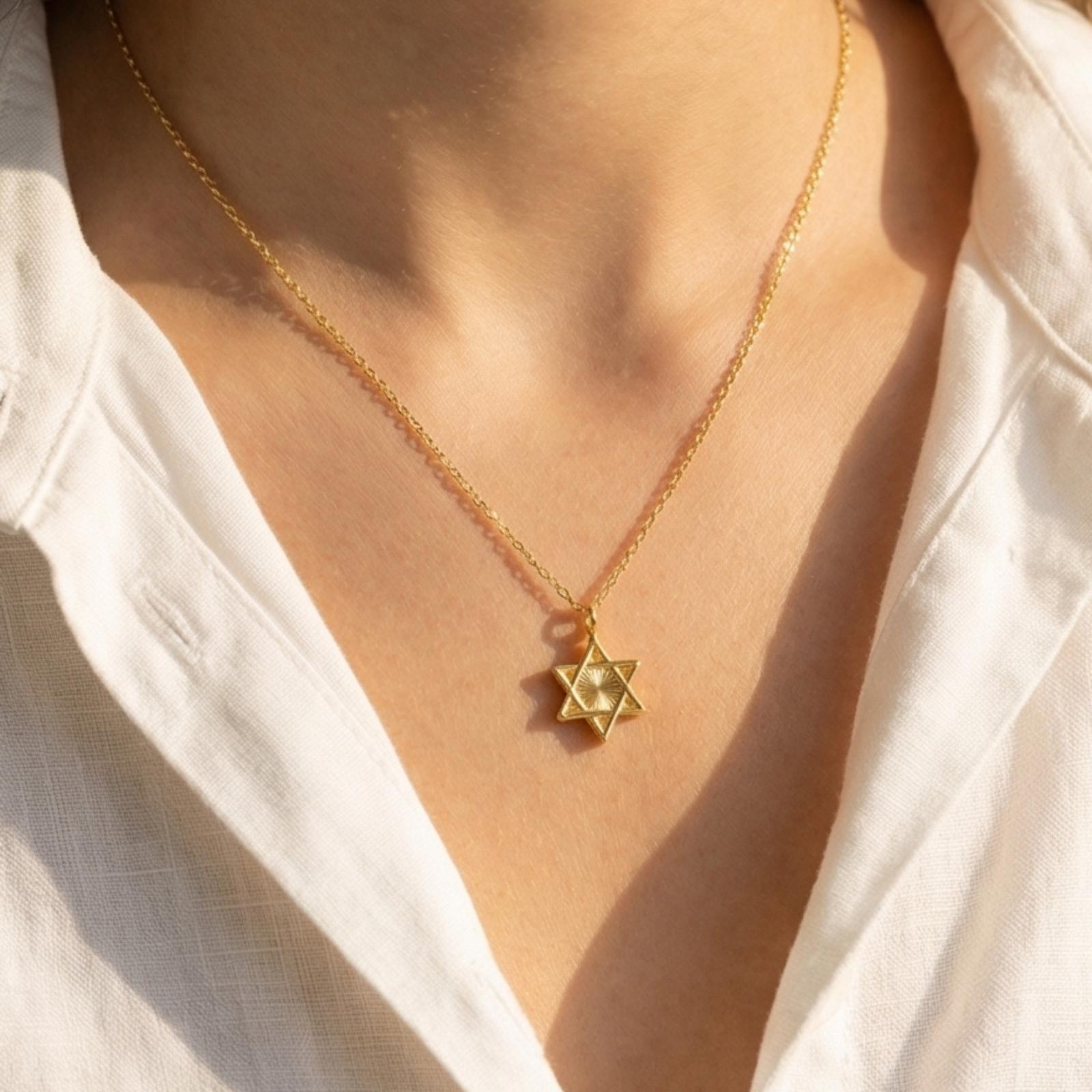 Exquisite 22kt Gold Necklace for Every Occasion - Image 2