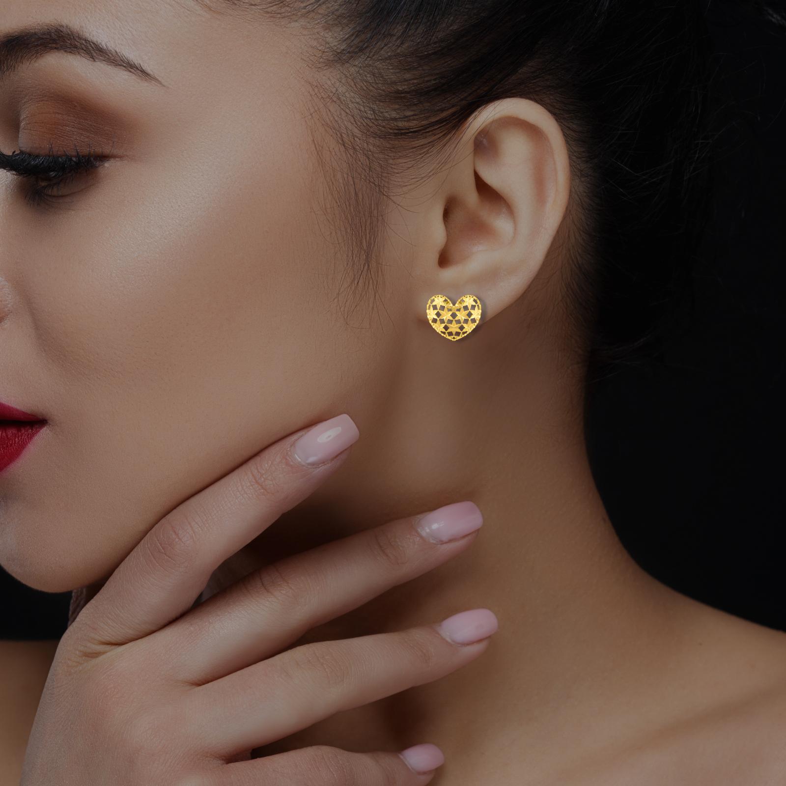 18K Gold Heart-Shaped Earrings - Image 4