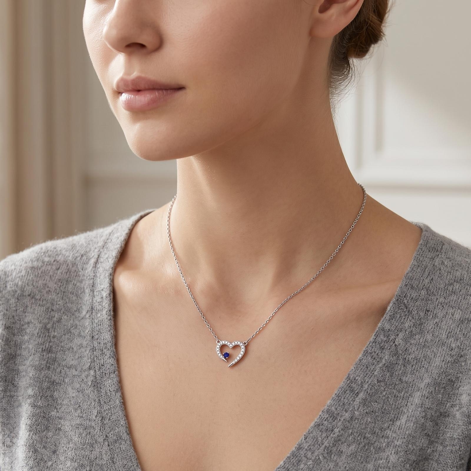 Celebrate Love with an 18K White Gold Heart Diamond Necklace - Image 5