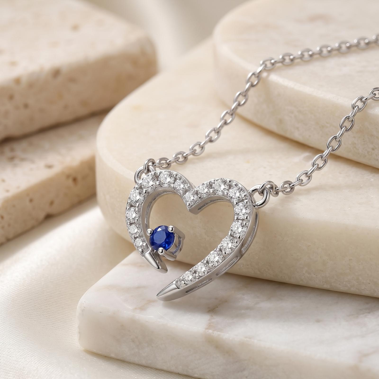Celebrate Love with an 18K White Gold Heart Diamond Necklace - Image 4