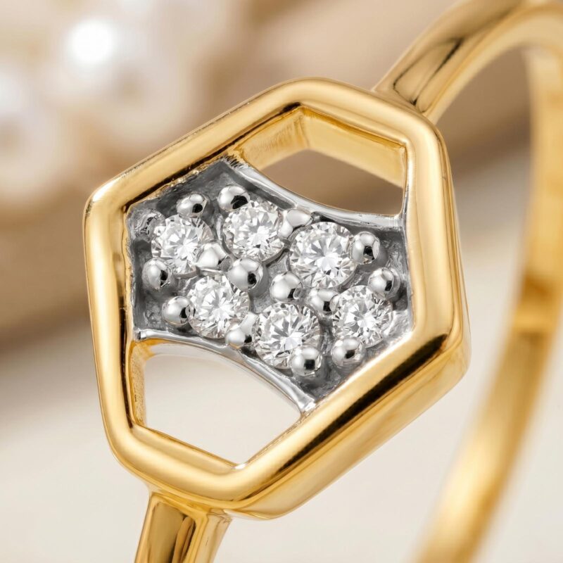 Alternative view of Minimal Weight, Maximum Sparkle Your Perfect Daily Diamond Ring