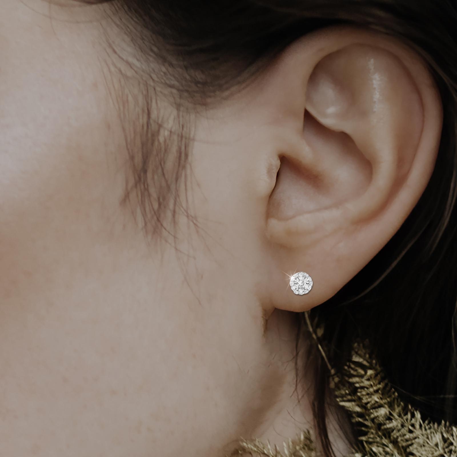 Simple Elegance: Perfect White Gold Diamond Stud Earrings - Image 3