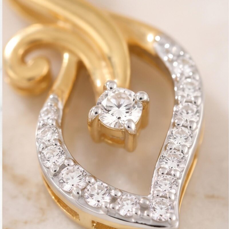 Alternative view of Luxury Diamond Pendant with IDT Certificate Available Only at Bafleh