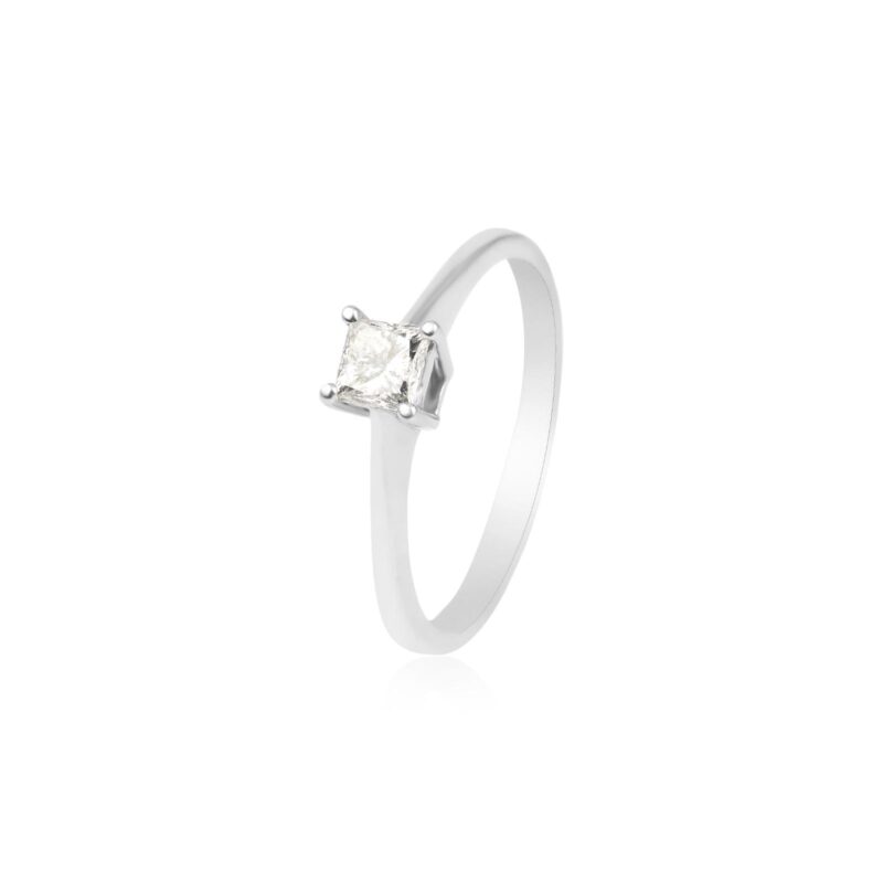 Luxury Meets Brilliance: 18K White Gold Natural Diamond Ring for Every Special Moment