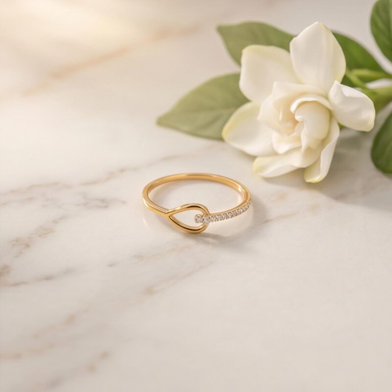 Elegant 18K Yellow Gold Ring with Natural Diamond & IDT Certification
