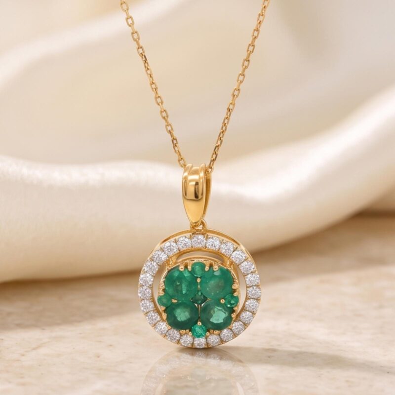 Luxury 18K Gold Necklace with Natural Emerald & Diamonds