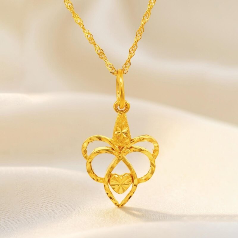 Shimmer in 21kt Gold Necklaces