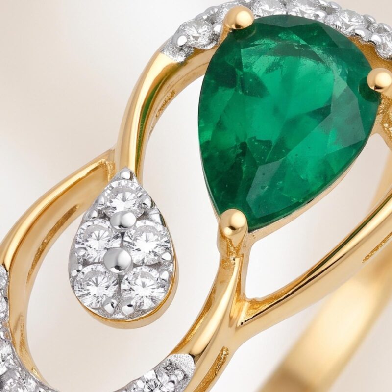 Alternative view of Captivating Green Natural Emerald & Diamond Ring