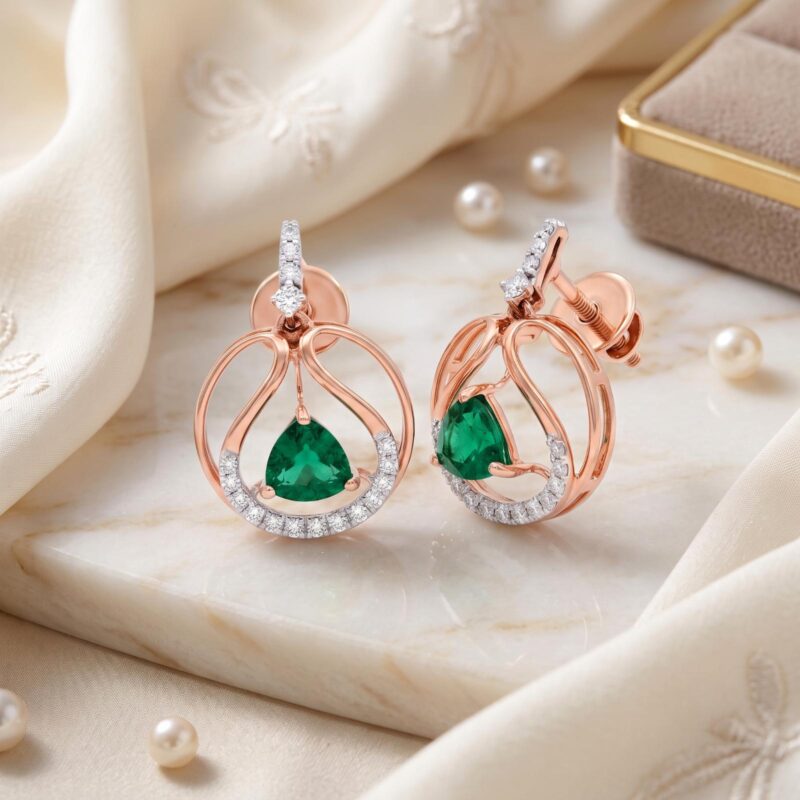 Natural Emerald and Natural Diamond Earrings Luxury Jewellery in 18K Gold