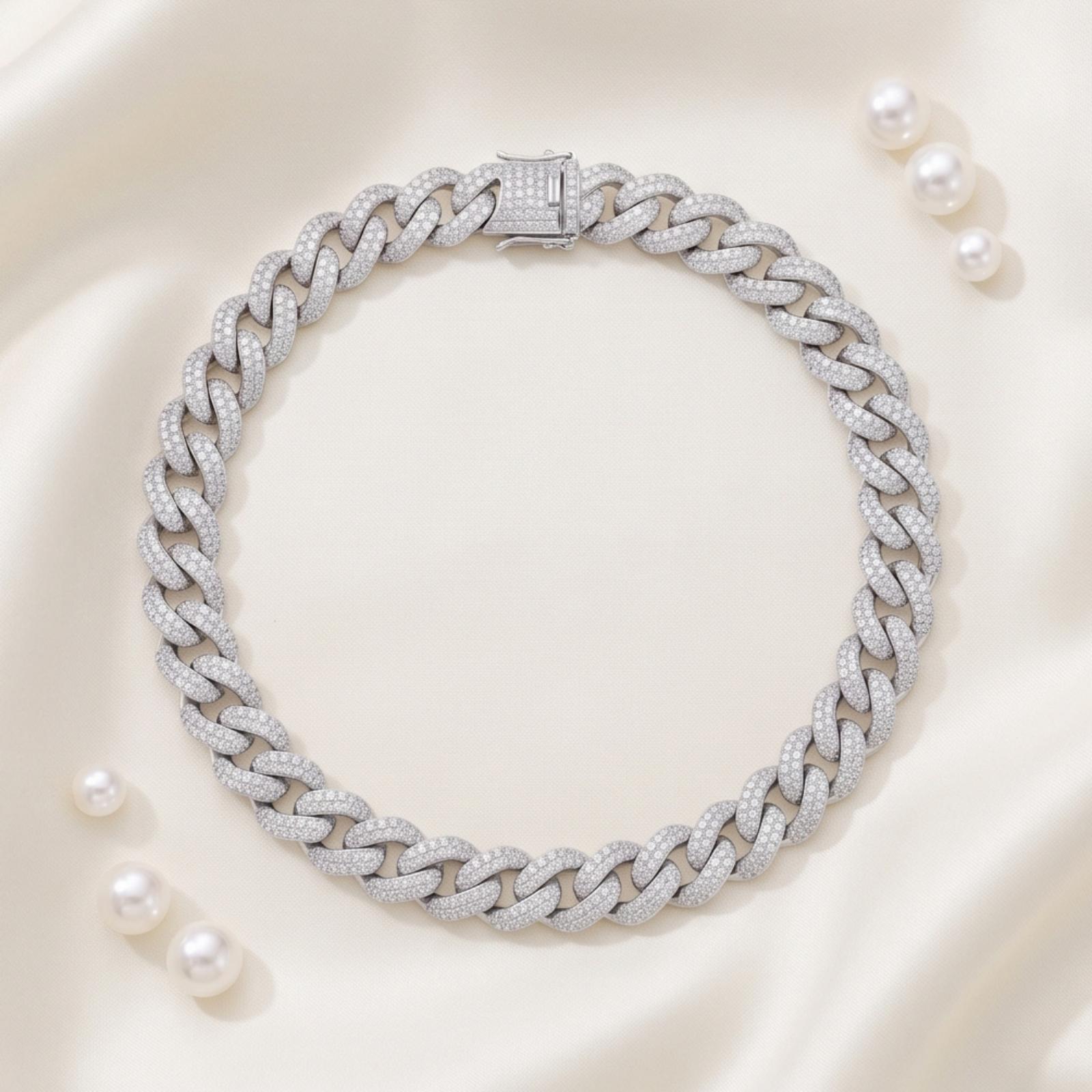 Sophisticated 18K Gold and Diamond Bracelet Designed to Elevate Every Jewellery Collection - Image 5
