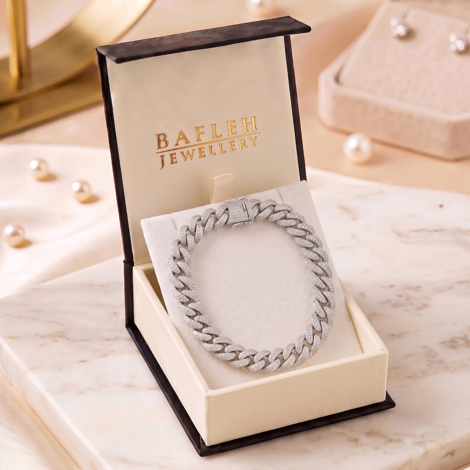 Sophisticated 18K Gold and Diamond Bracelet Designed to Elevate Every Jewellery Collection - Image 6