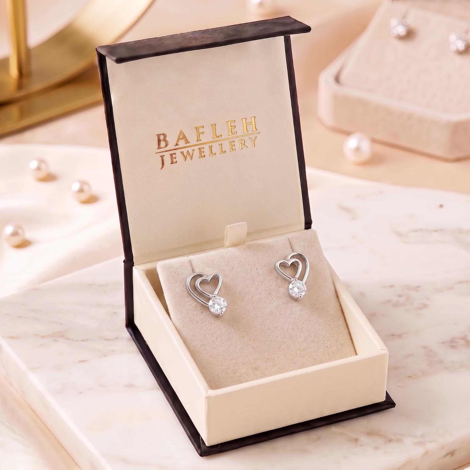 18K Gold Diamond Stud Earrings for Women Featuring Timeless Style and Sophisticated Diamond Elegance - Image 6
