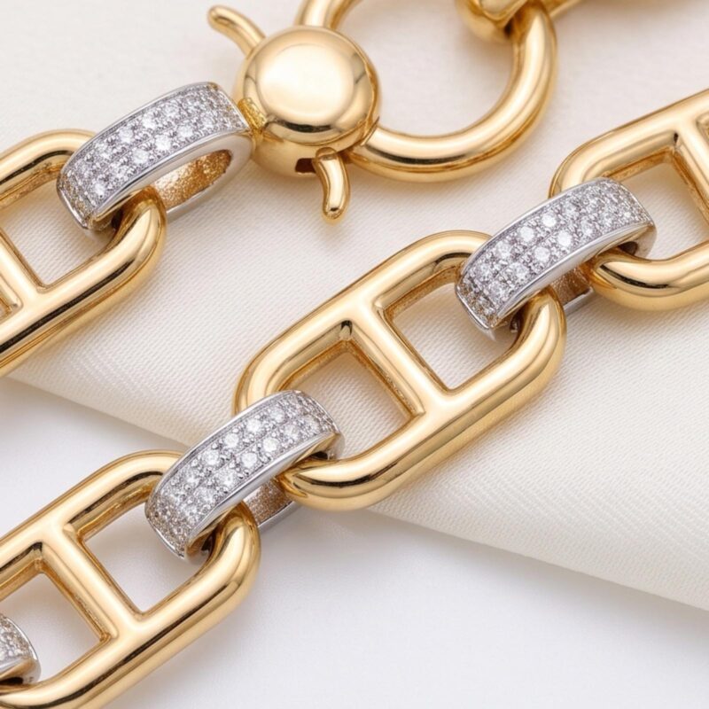 Alternative view of 18K Gold and Diamond Bracelet with Elegant Detailing for a Distinctive Luxury Look