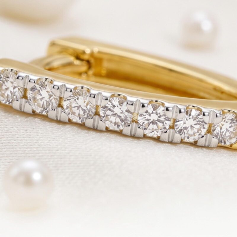 Alternative view of Diamond Earrings in 18K Gold UAE