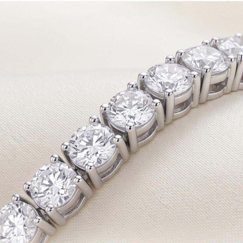 Alternative view of Luxury 18K Gold and Diamond Bracelet Designed with Refined Elegance by Bafleh Jewellery