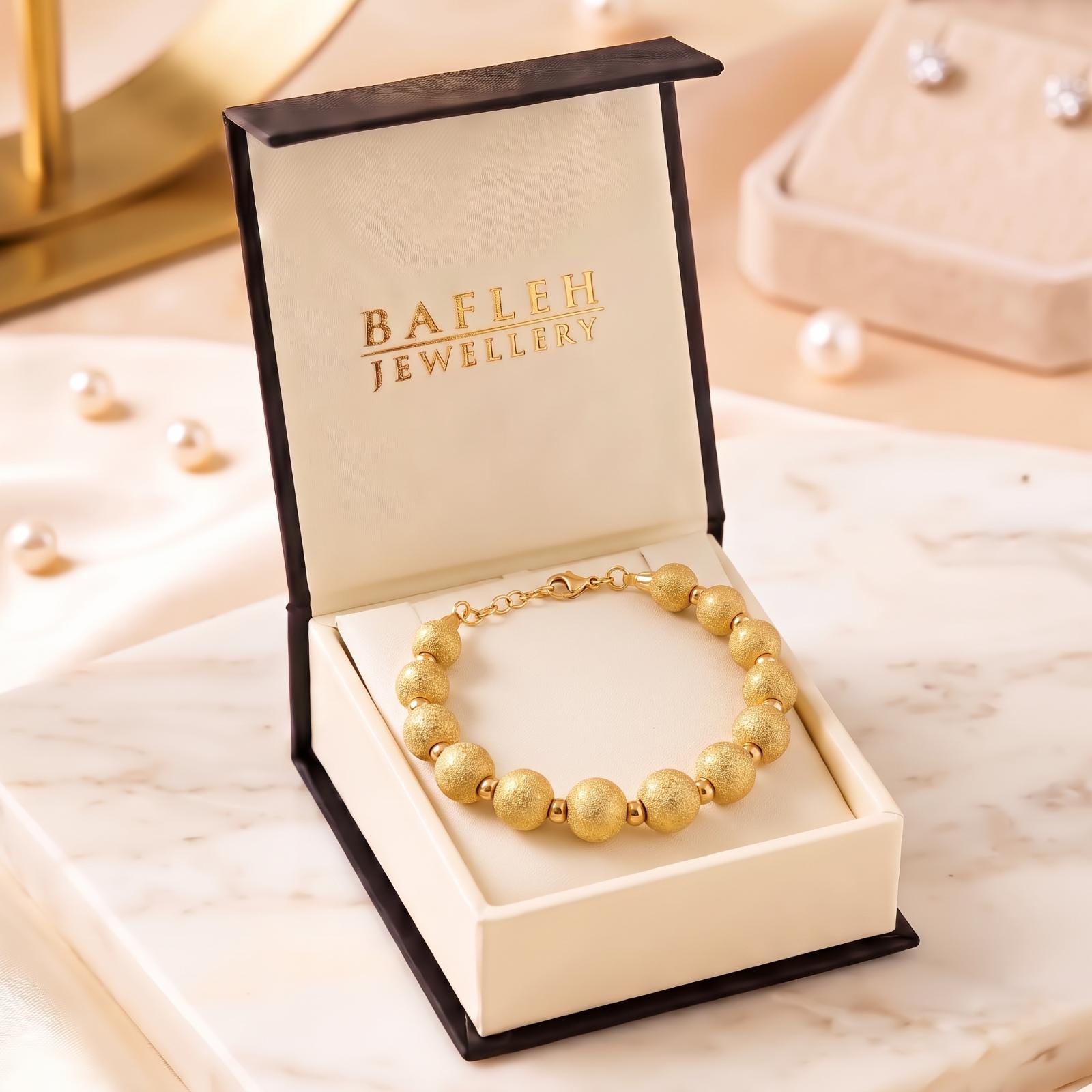 Timeless 18K Gold Bangle Crafted with Precision and Elegant Detailing for a Sophisticated Appearance - Image 7