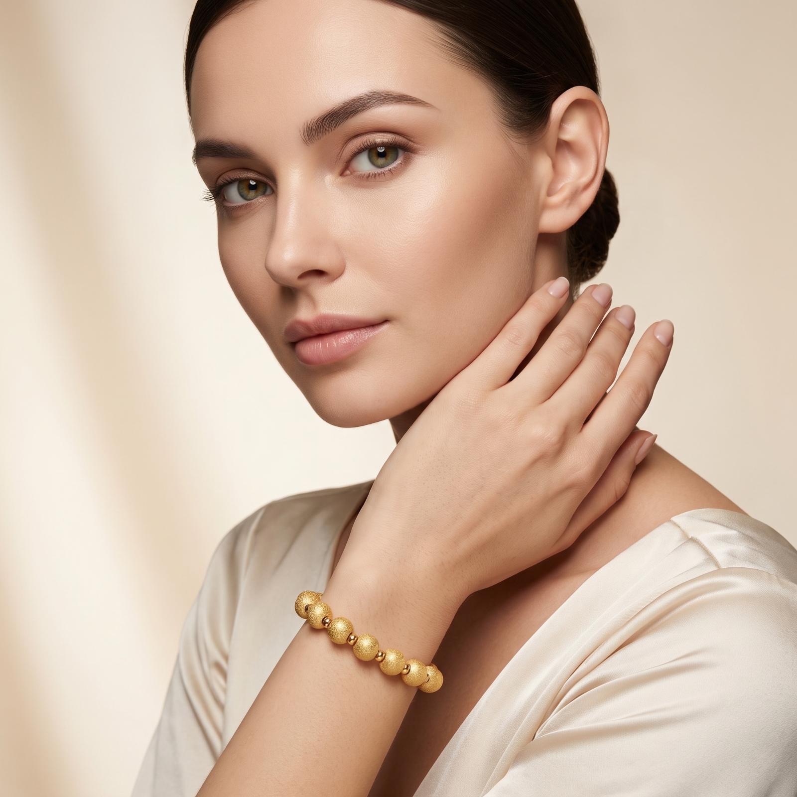 Timeless 18K Gold Bangle Crafted with Precision and Elegant Detailing for a Sophisticated Appearance - Image 3
