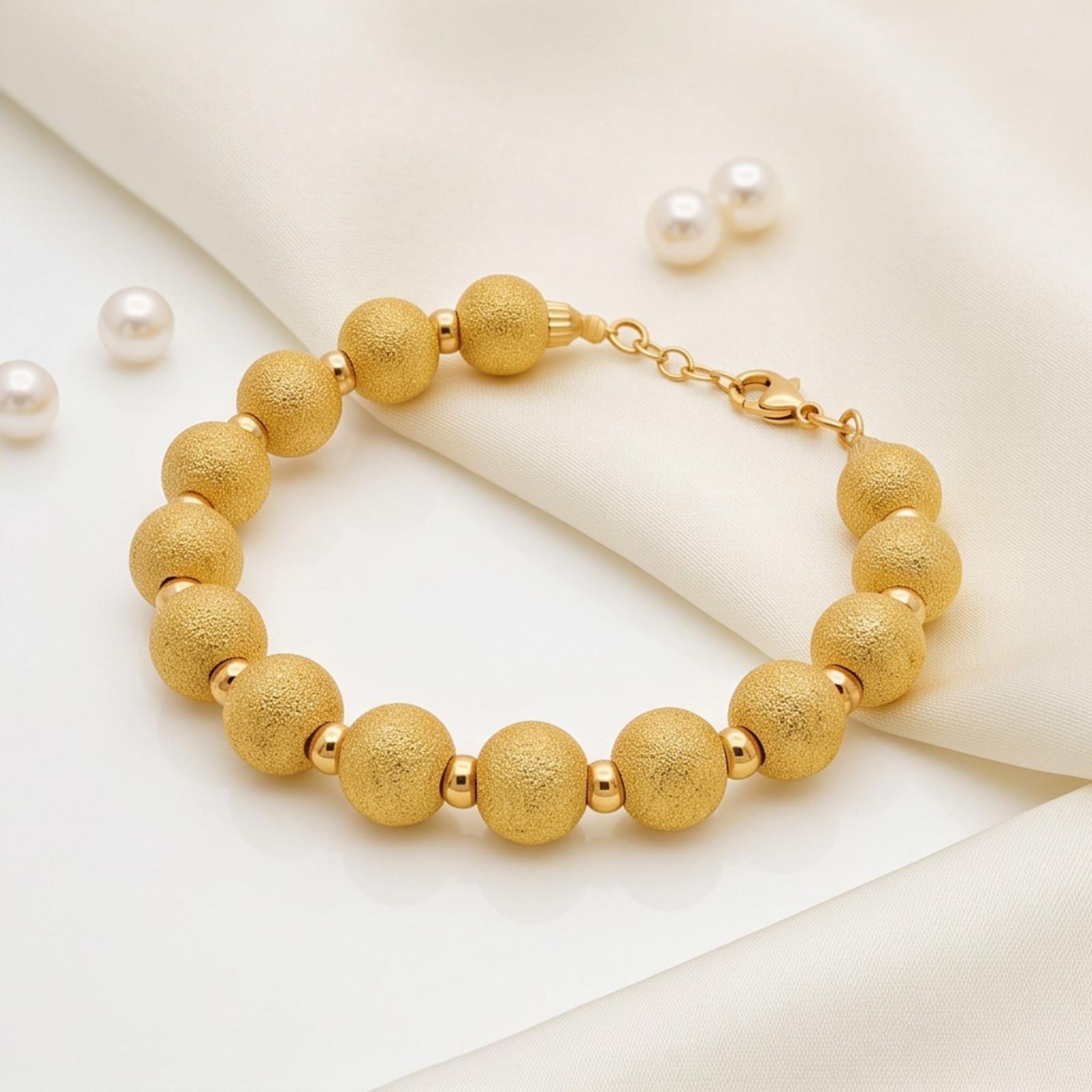 Timeless 18K Gold Bangle Crafted with Precision and Elegant Detailing for a Sophisticated Appearance - Image 5