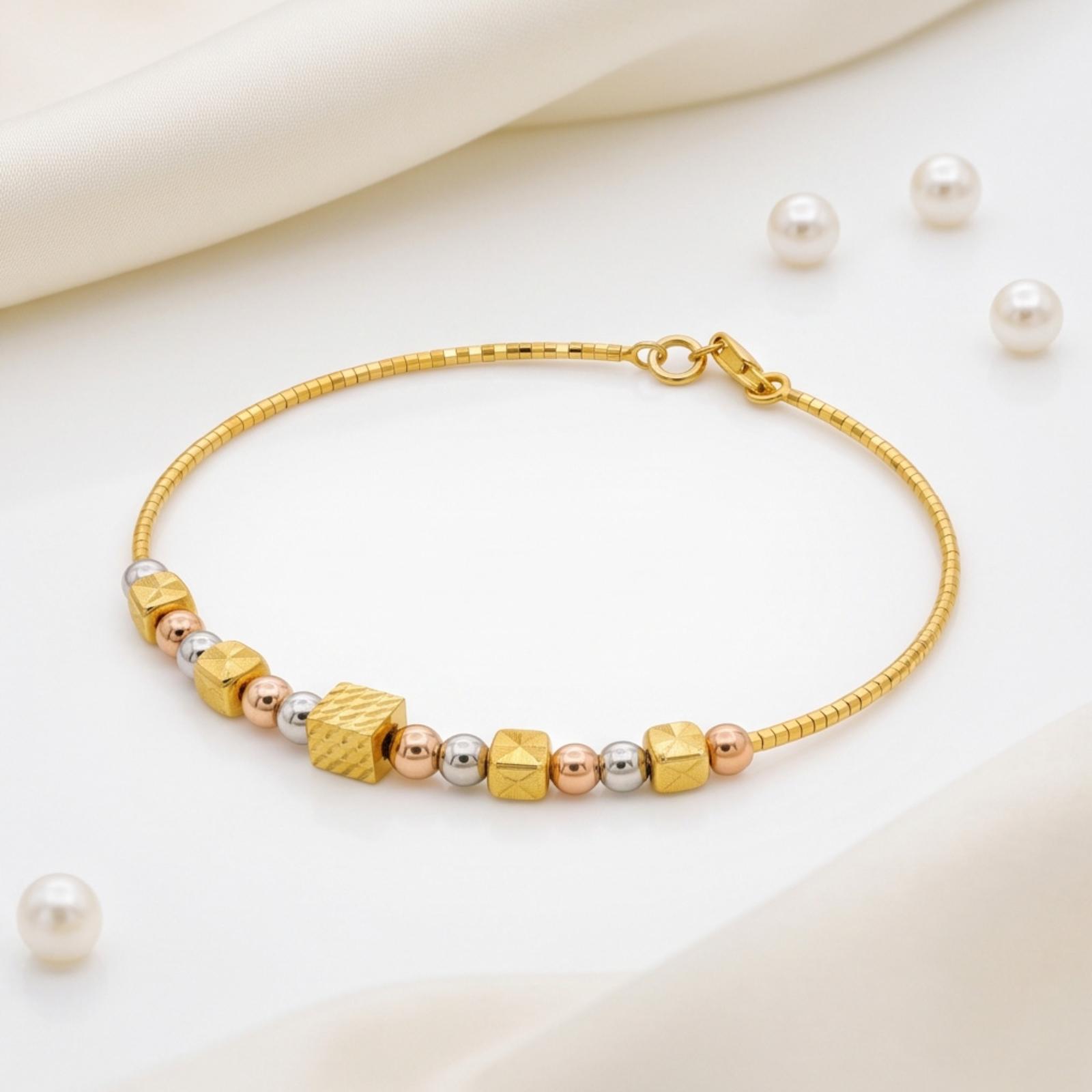 Exquisite 18K Gold Bangle Designed with Elegant Details for a Luxurious and Refined Look - Image 5