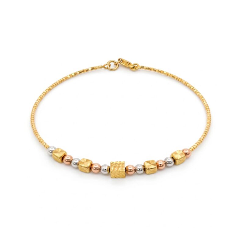 Exquisite 18K Gold Bangle Designed with Elegant Details for a Luxurious and Refined Look