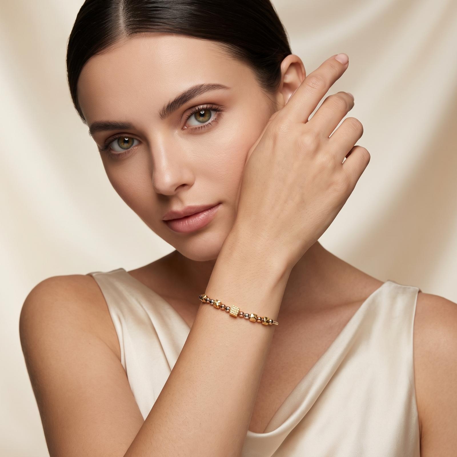 Exquisite 18K Gold Bangle Designed with Elegant Details for a Luxurious and Refined Look - Image 3