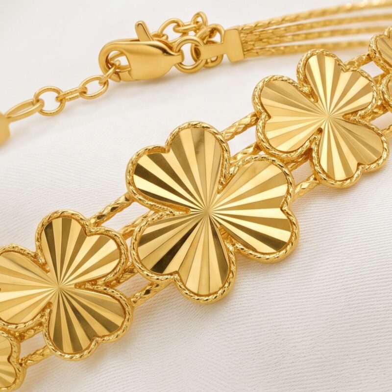 Alternative view of An Elegant 18K Gold Bangle Crafted with Meticulous Attention to Detail for a Distinctive and Sophisticated Jewellery Experience