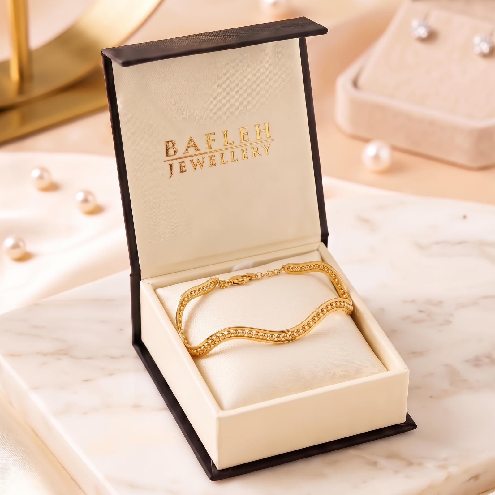 Premium 18K Gold Bangle Featuring an Elegant Design Perfect for Everyday Luxury and Special Occasions - Image 7