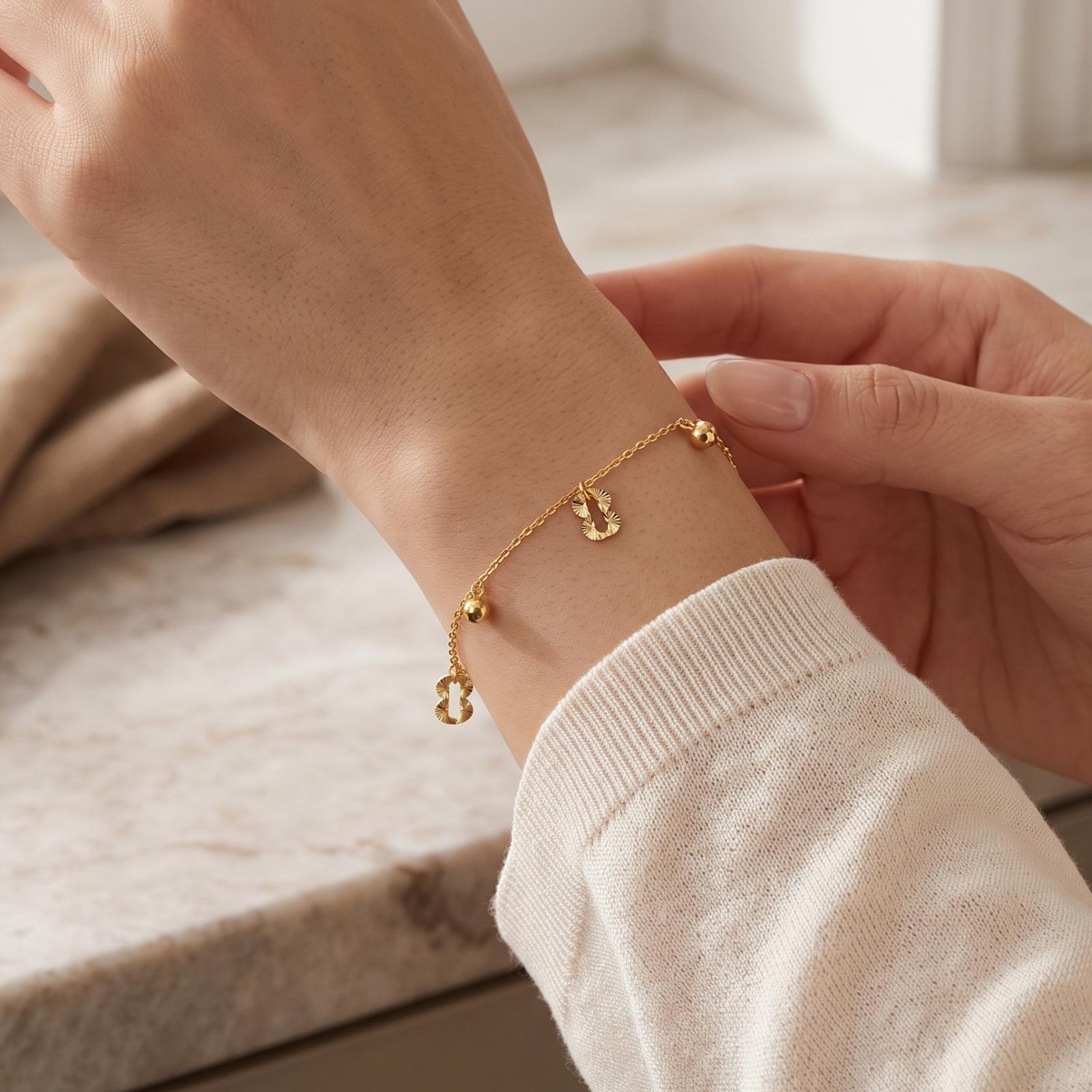 Luxury Lightweight Bracelet in 18K Gold for Effortless Everyday Style at Bafleh Jewellery - Image 2