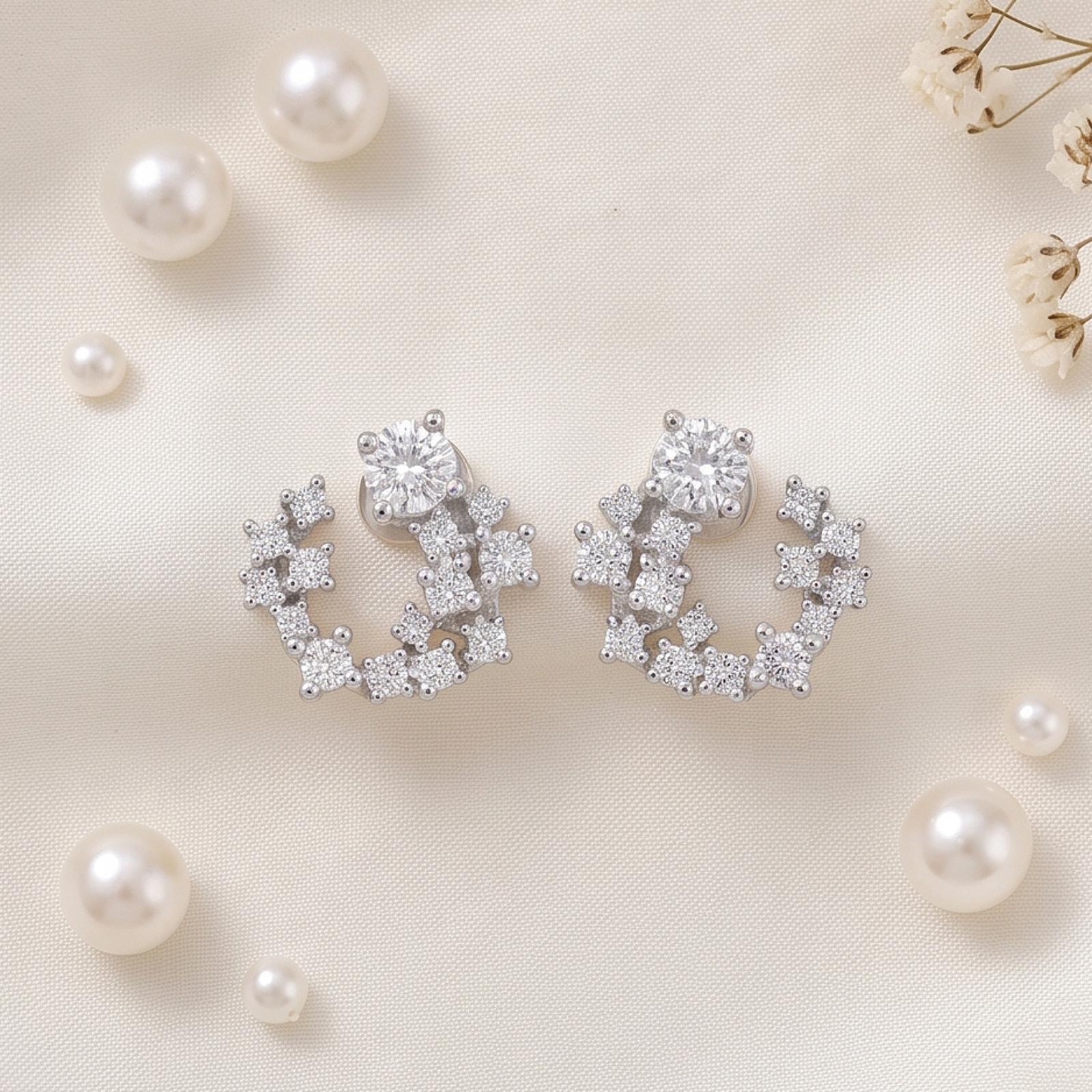 Luxury 18K Gold Diamond Stud Earrings Crafted with Elegant Design and Exceptional Diamond Brilliance - Image 4