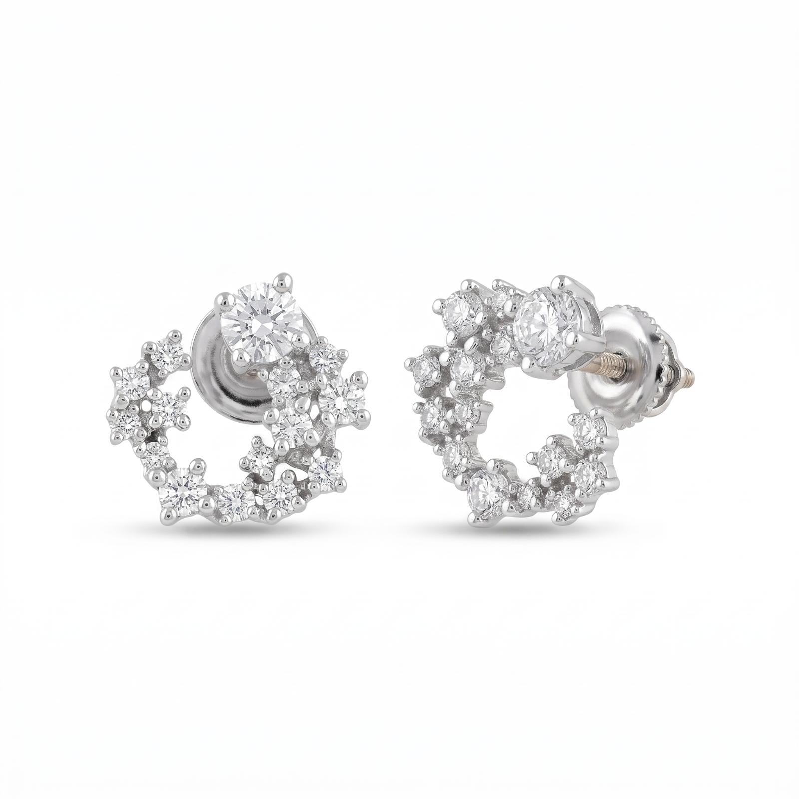 Luxury 18K Gold Diamond Stud Earrings Crafted with Elegant Design and Exceptional Diamond Brilliance