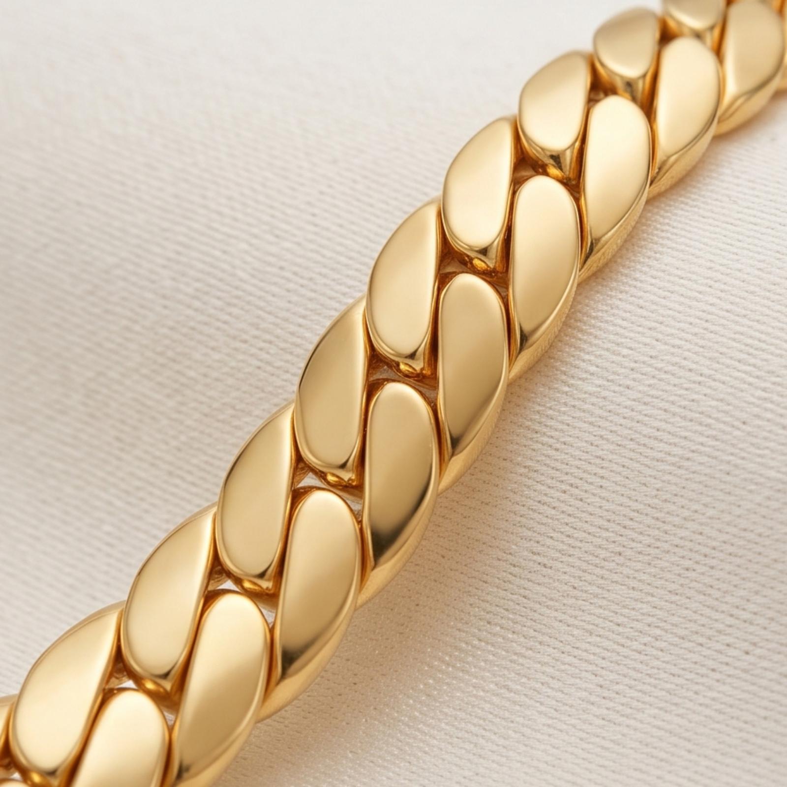 Luxury 18K Gold Men?s Chain Available at Bafleh Jewellery Offering Elegant Craftsmanship and a Sophisticated Finish - Image 2