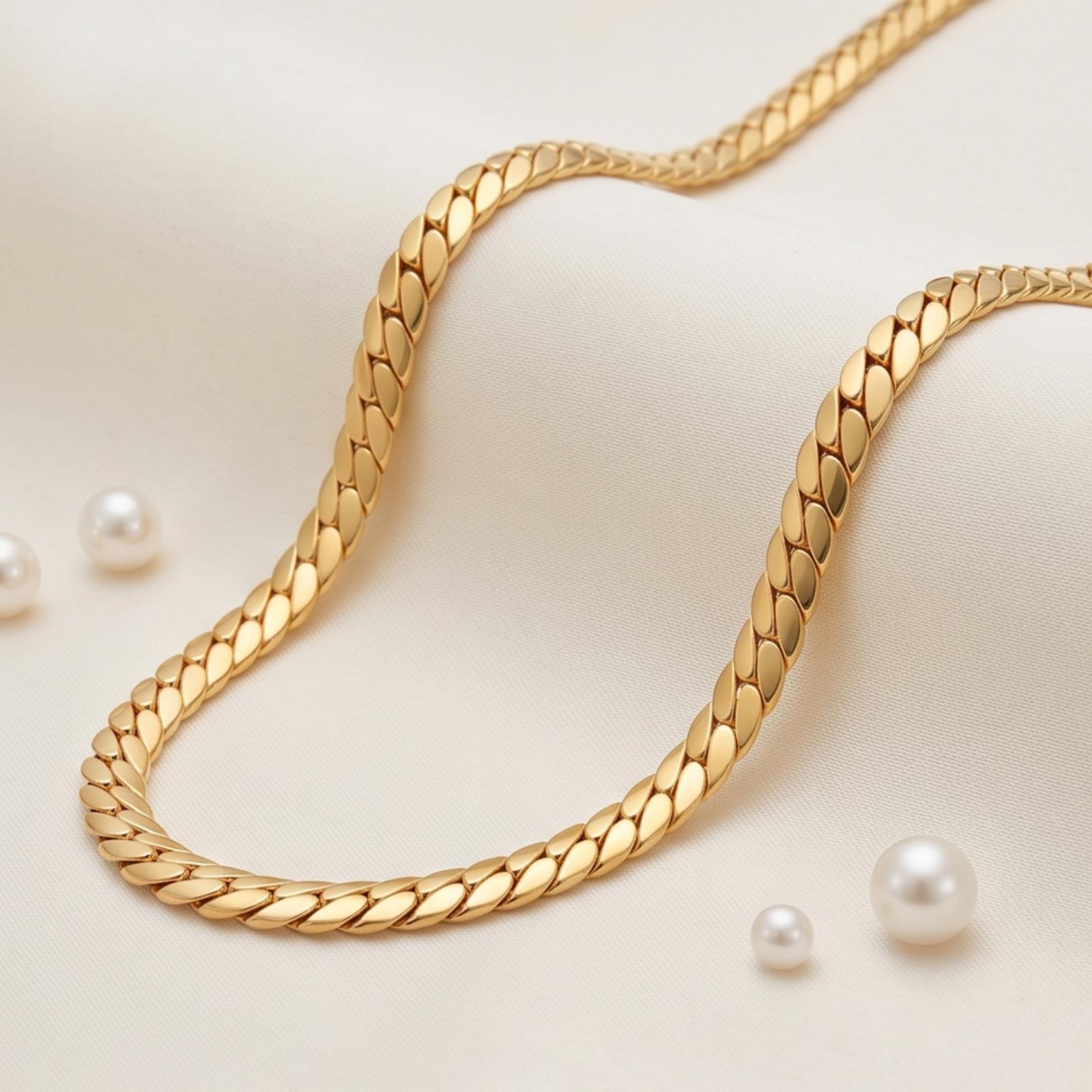 Luxury 18K Gold Men?s Chain Available at Bafleh Jewellery Offering Elegant Craftsmanship and a Sophisticated Finish - Image 4