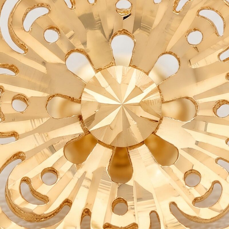 Alternative view of Beautiful Flower Shape Stud Earrings in 18K Gold