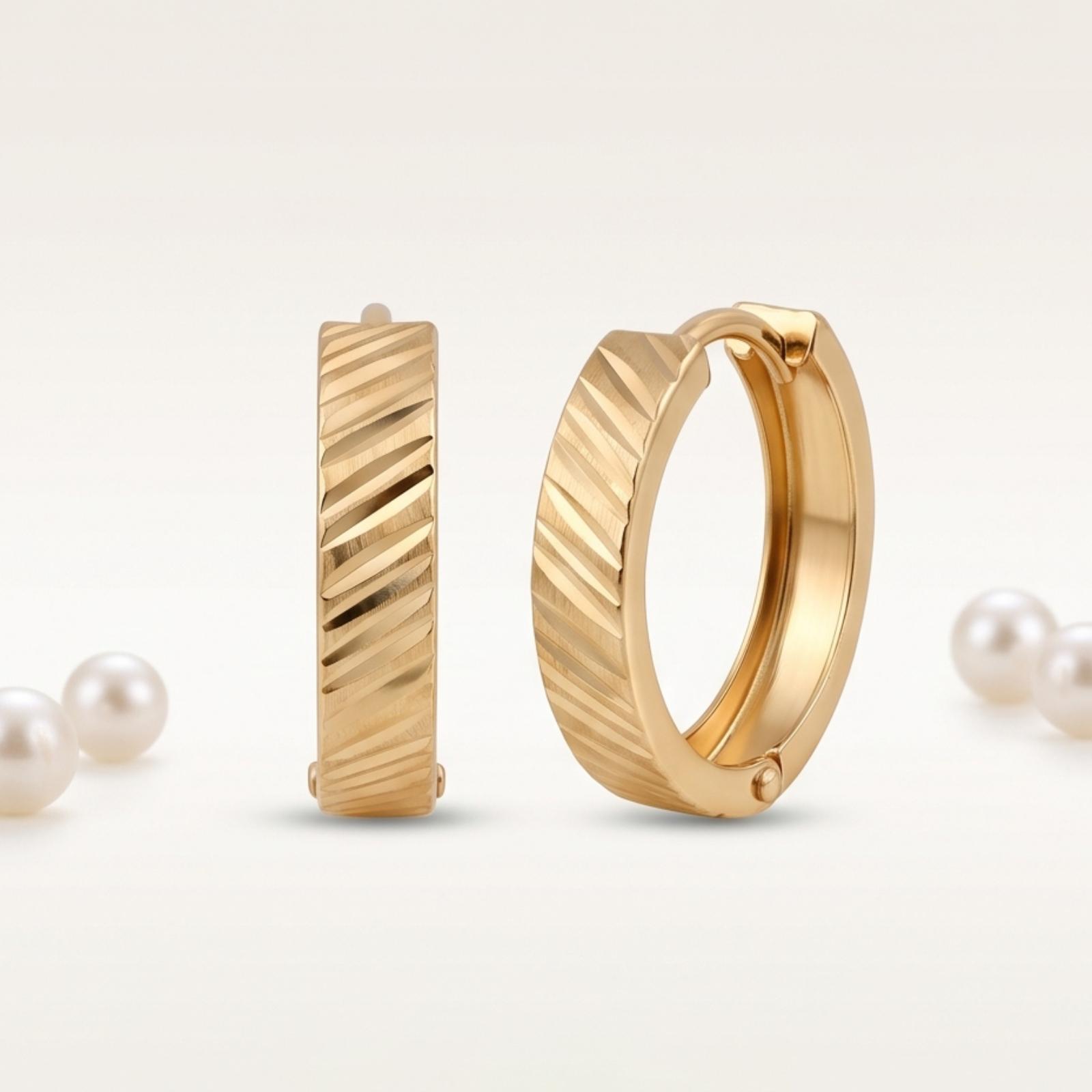 Shop Premium 18K Gold Hoop Earrings in Dubai - Image 4