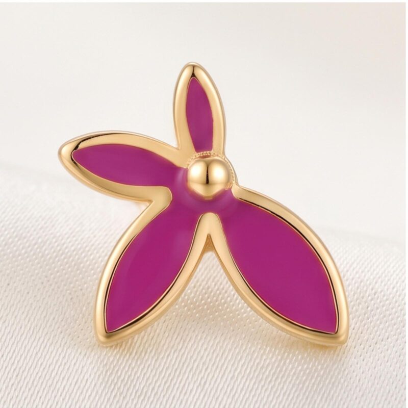Alternative view of Shop Elegant 18K Gold Stud Earrings at Bafleh Jewellery