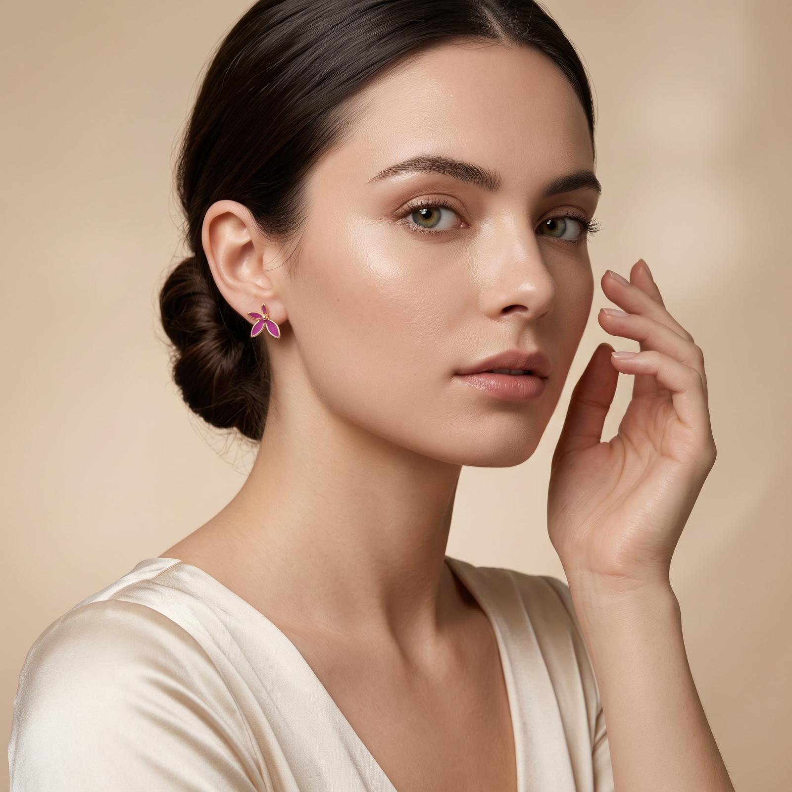 Shop Elegant 18K Gold Stud Earrings at Bafleh Jewellery - Image 3