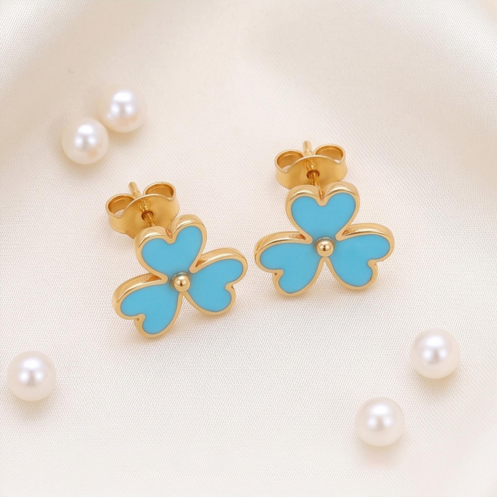 Discover 18K Gold Stud Earrings at Bafleh Jewellery - Image 5