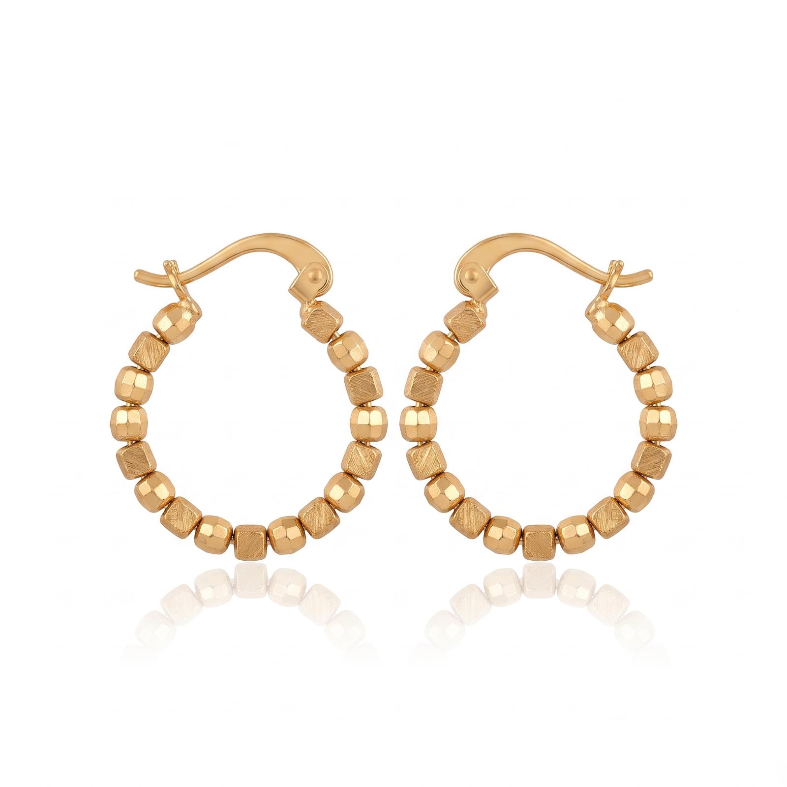 Timeless Beauty with Elegant 18K Gold Hoop Earrings