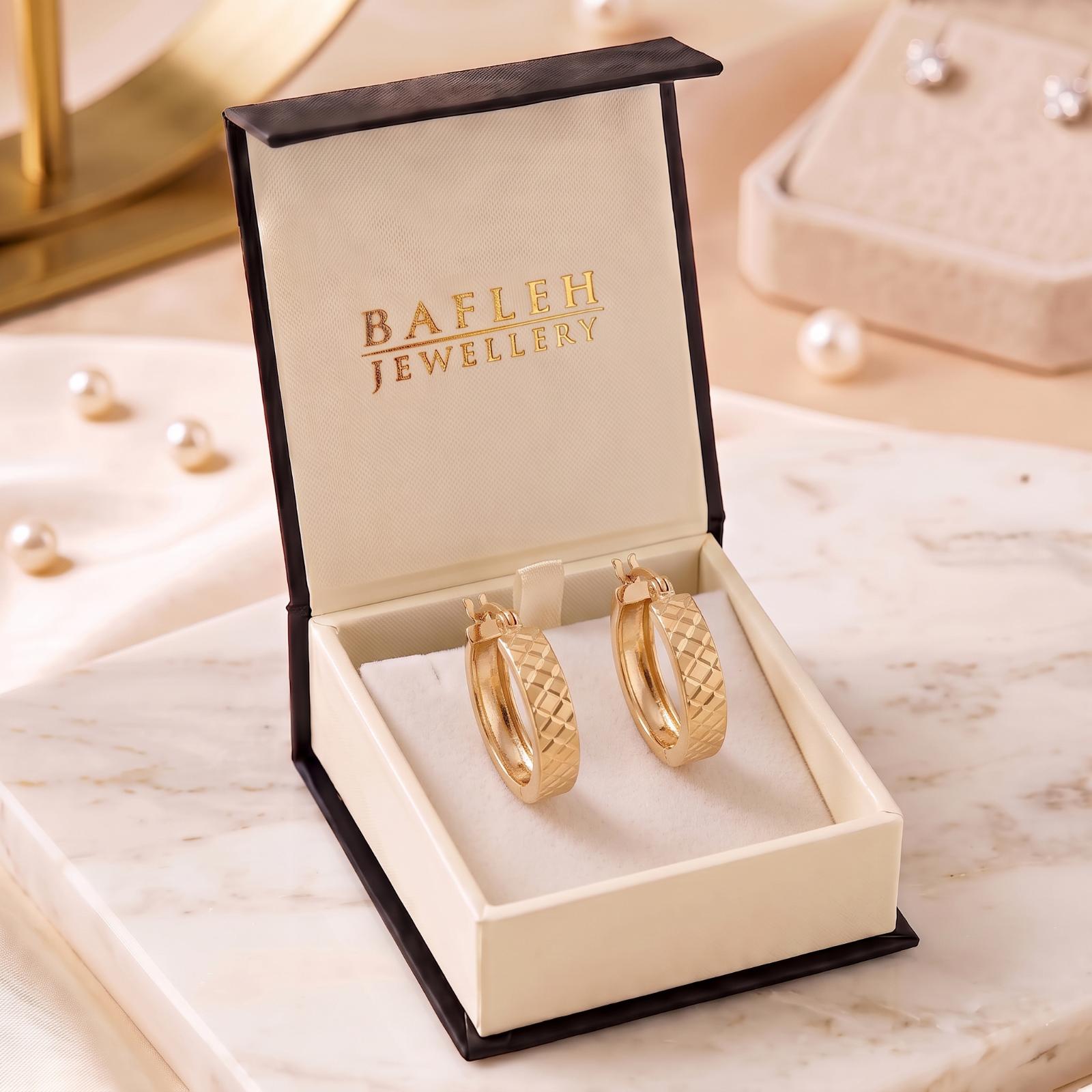 Celebrate Everyday Elegance with 18K Gold Hoop Earrings - Image 7