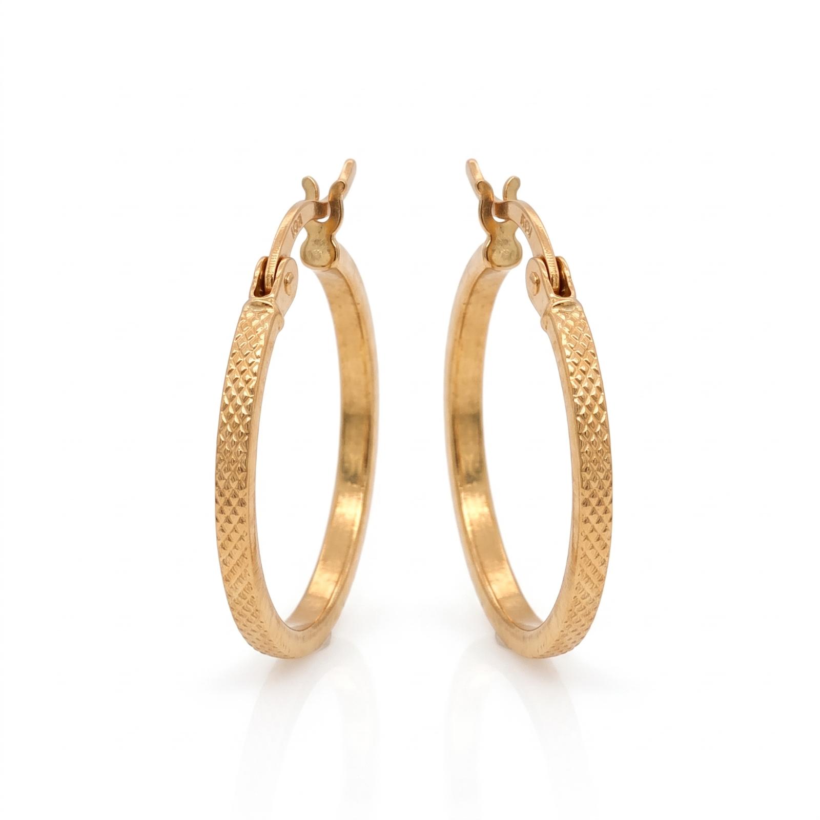 Shop Beautiful 18K Gold Earrings at Bafleh Jewellery