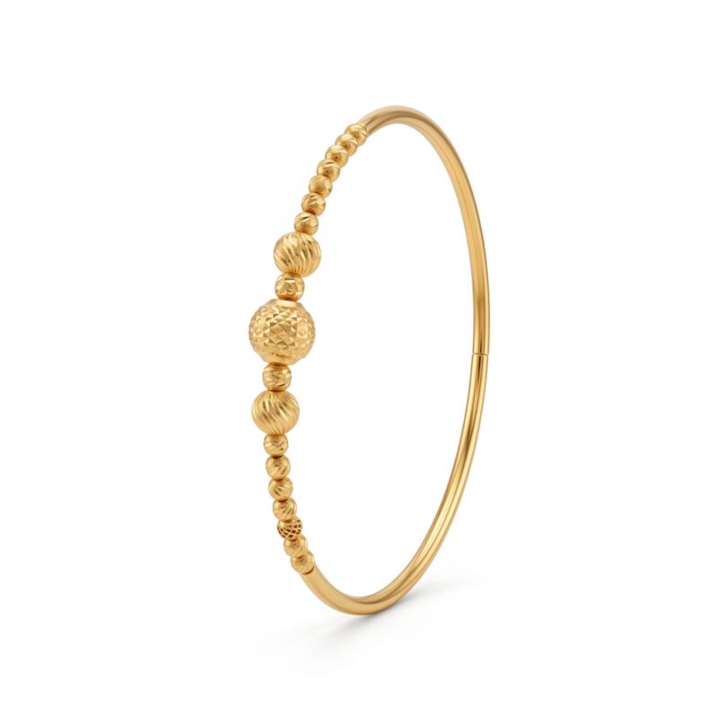 Elegant 18K Gold Bangle Crafted with Timeless Beauty and Sophisticated Jewellery Design
