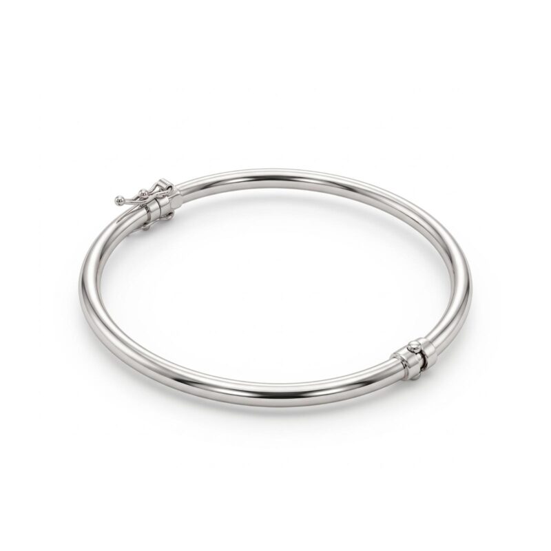 Luxury 18K Gold Bangle Crafted with Exceptional Attention to Detail for a Classic and Sophisticated Look